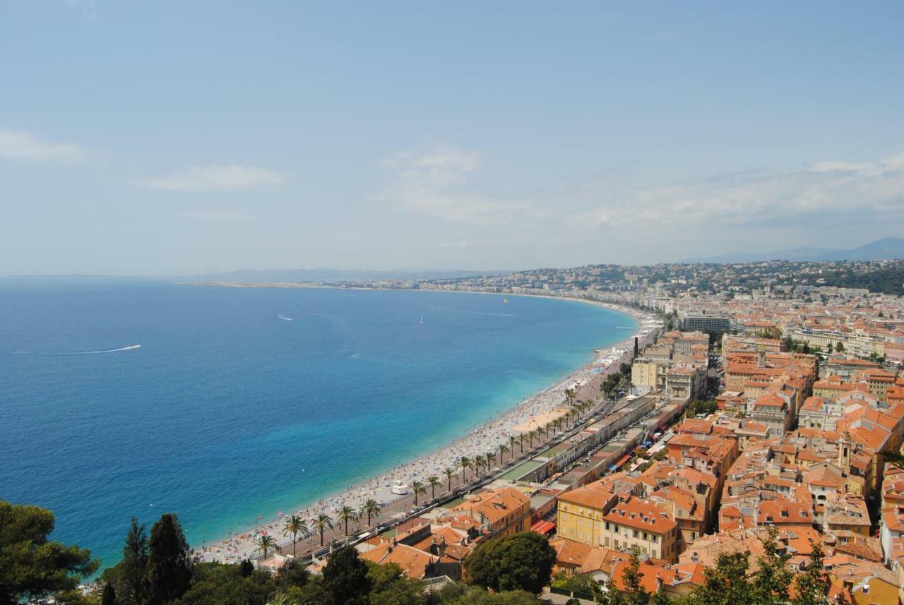 Les Palmiers A 700M De La Mer Nisa Exterior foto