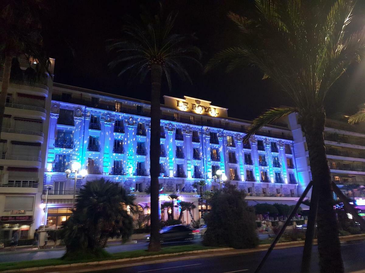 Les Palmiers A 700M De La Mer Nisa Exterior foto